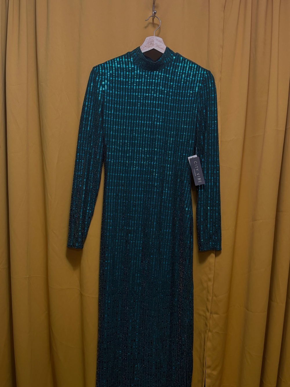 City Vibe Emerald Green Metallic Long Sleeve Maxi Dress